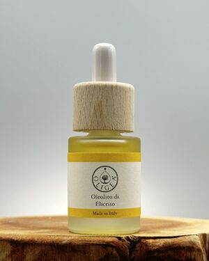 Oleolito di elicriso biologico Oligea, azienda agricola toscana a Massarosa (LU).
