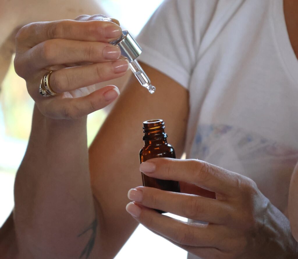 confezionamento degli oli essenziali biologici italiani oligea